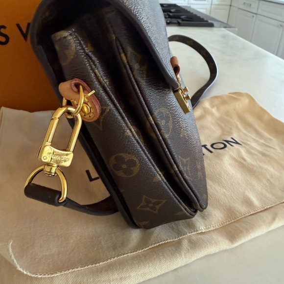 EXCELLENT condition Louis Vuitton Pochette Métis, Brown Monogram Bag - Picture 5 of 13
